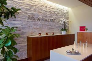 Hotel By Marriott Long