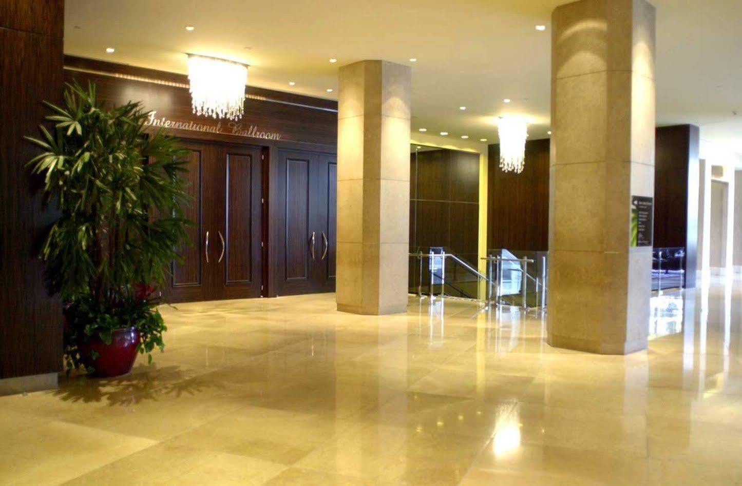 By Marriott Long Hotel