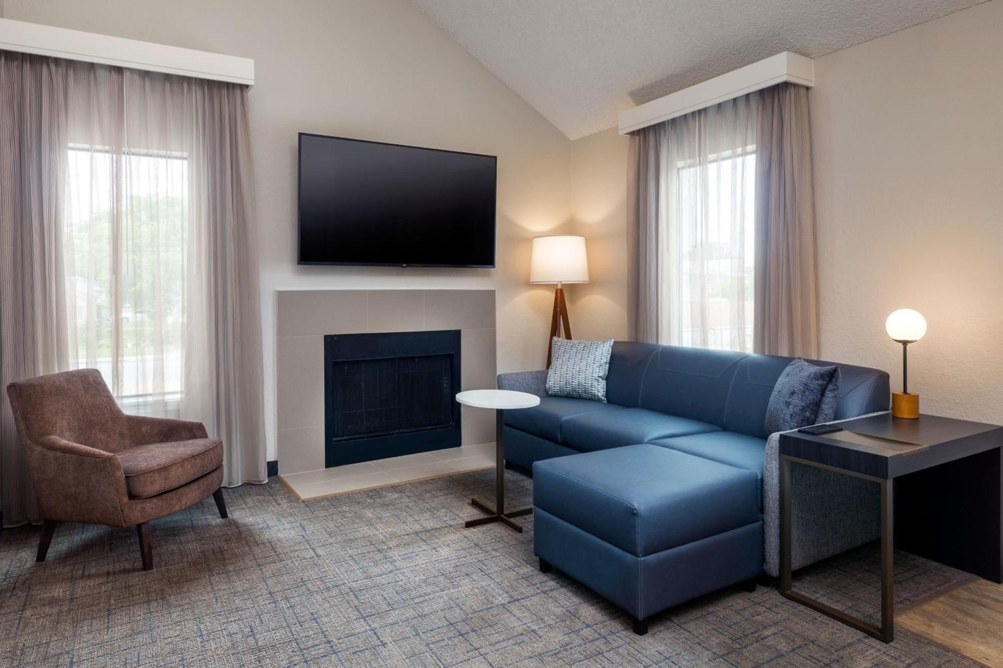 Hotel By Marriott Long