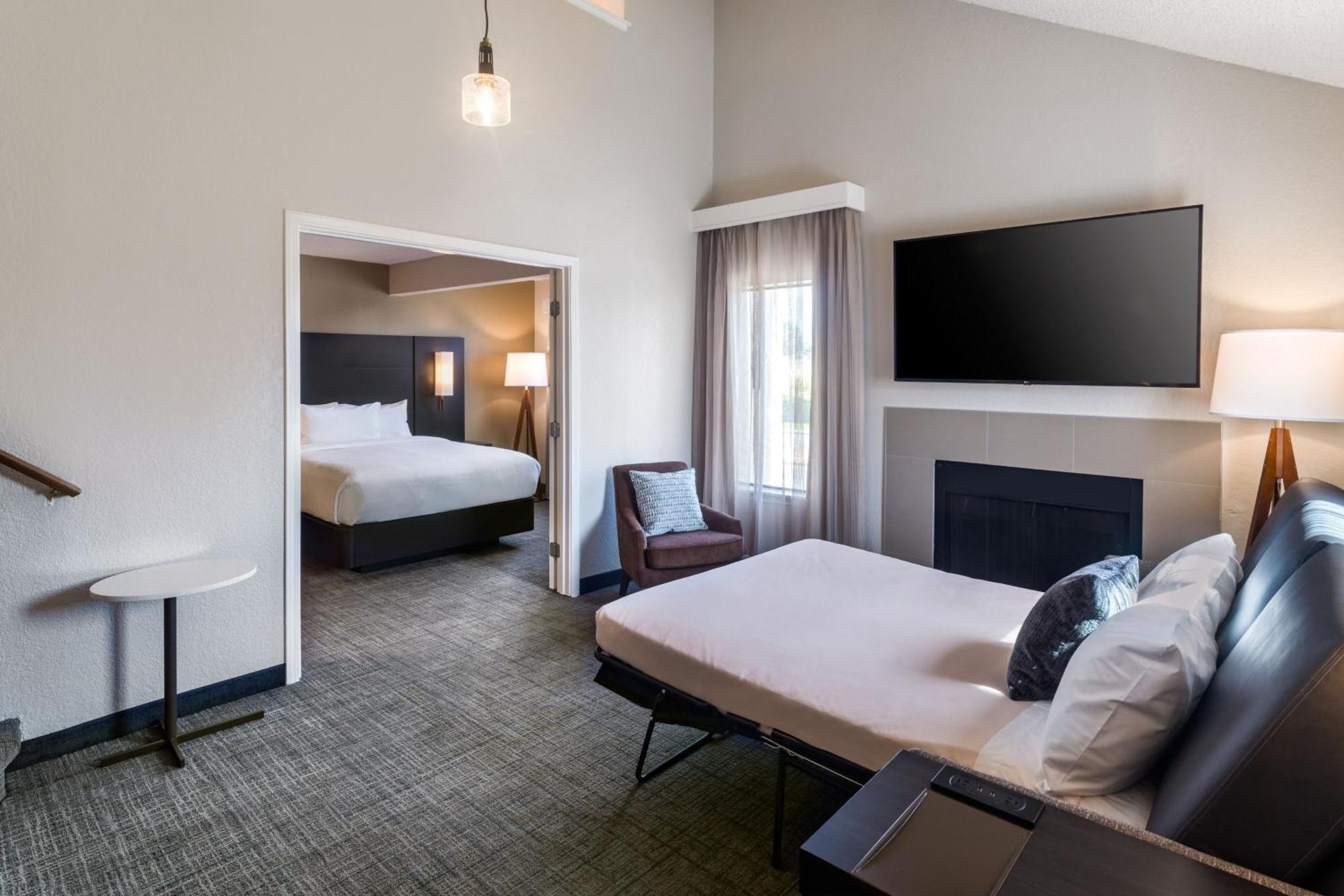 Hotel By Marriott Long Long Beach