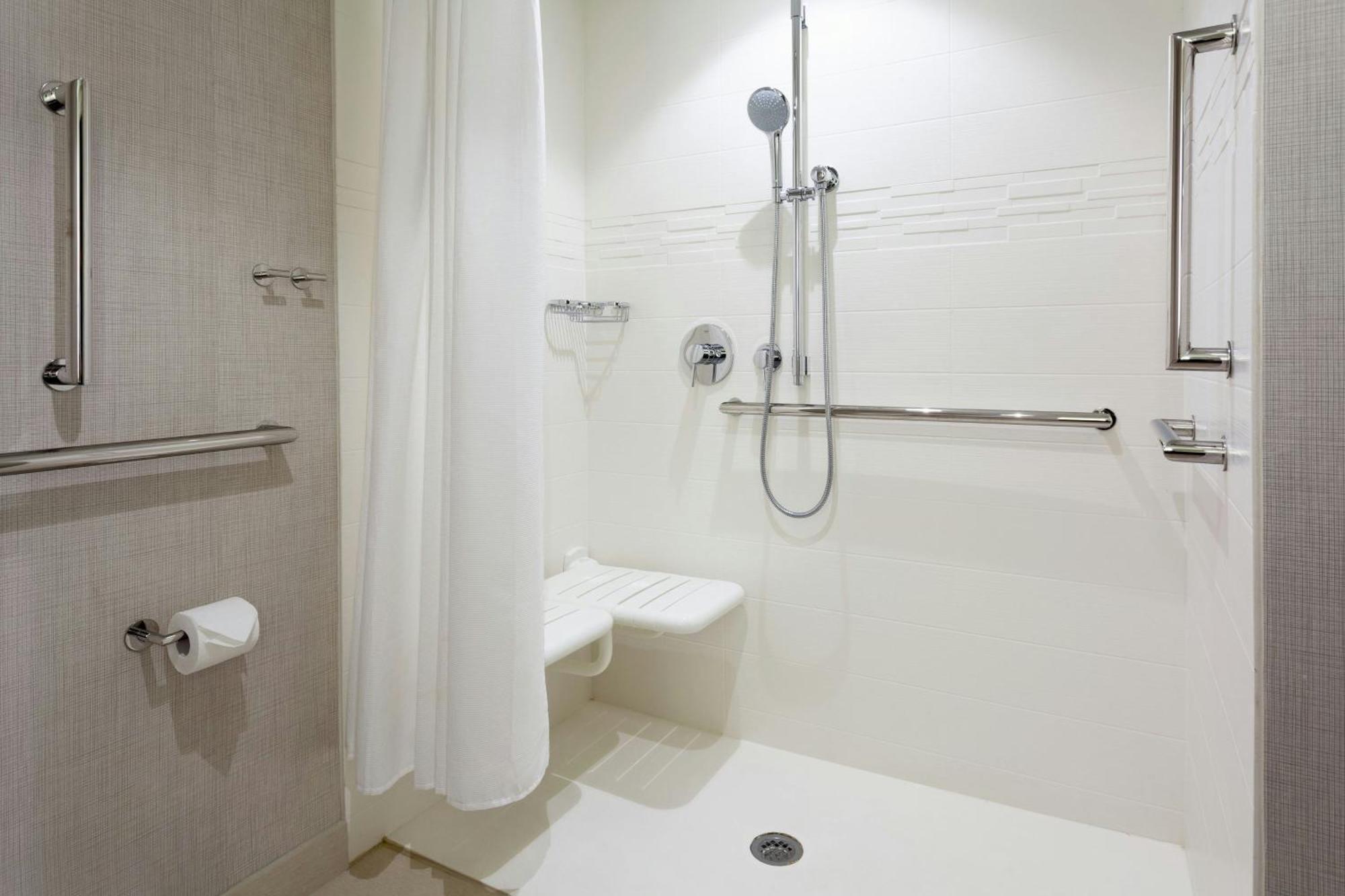 Hotel By Marriott Long 3*